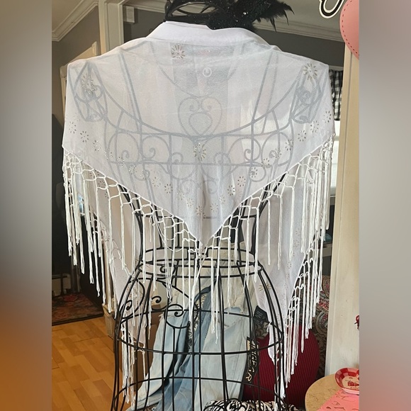 Ingear White Embroidered Fringe shawl - Picture 2 of 8